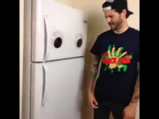 fridge says i'm fat (vine)