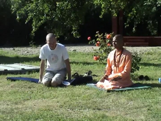 5 swami samarpanananda saraswati - asanas and pranayama practice