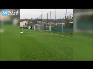 mario balotelli football training muscle madness